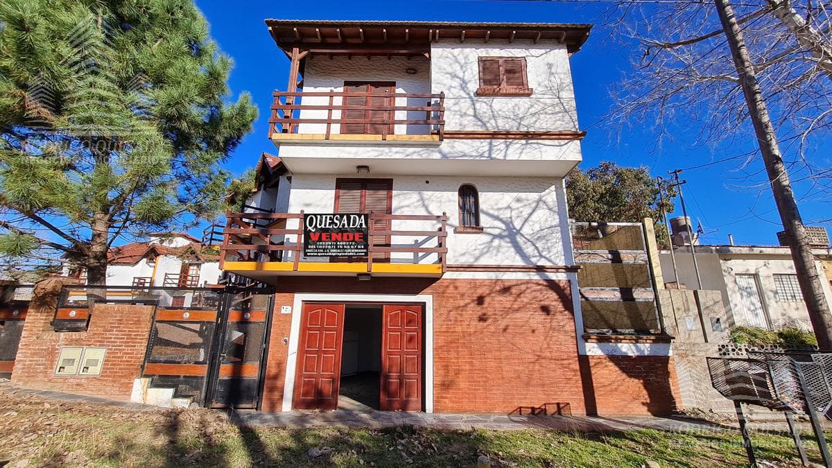 Spectacular Triplex on the Costa Azul!! With a covered parking space!!