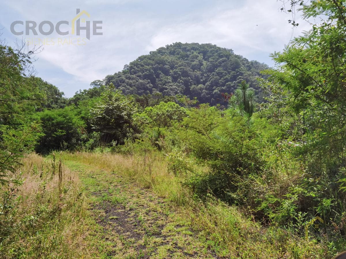 Land for sale in Coacoatintla, Veracruz, at KM 9, with stone quarrying operations