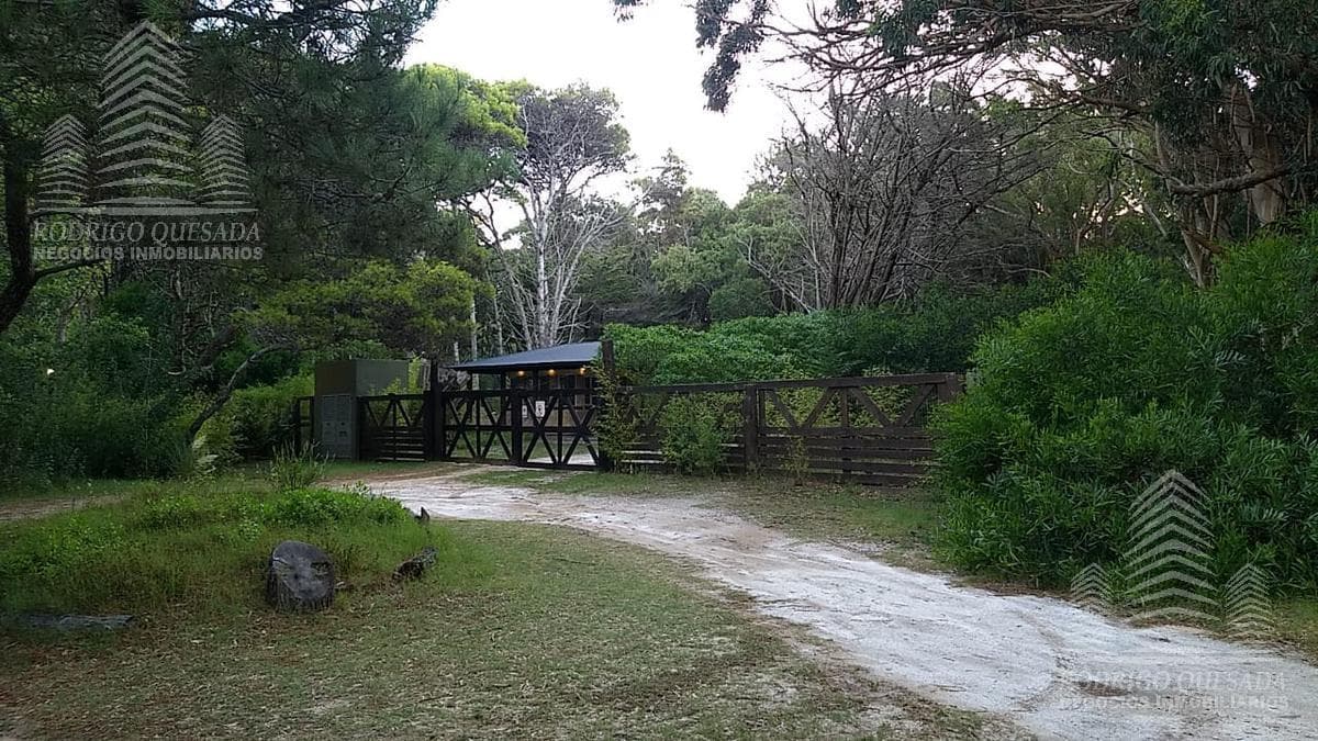 Land - Aguas Verdes