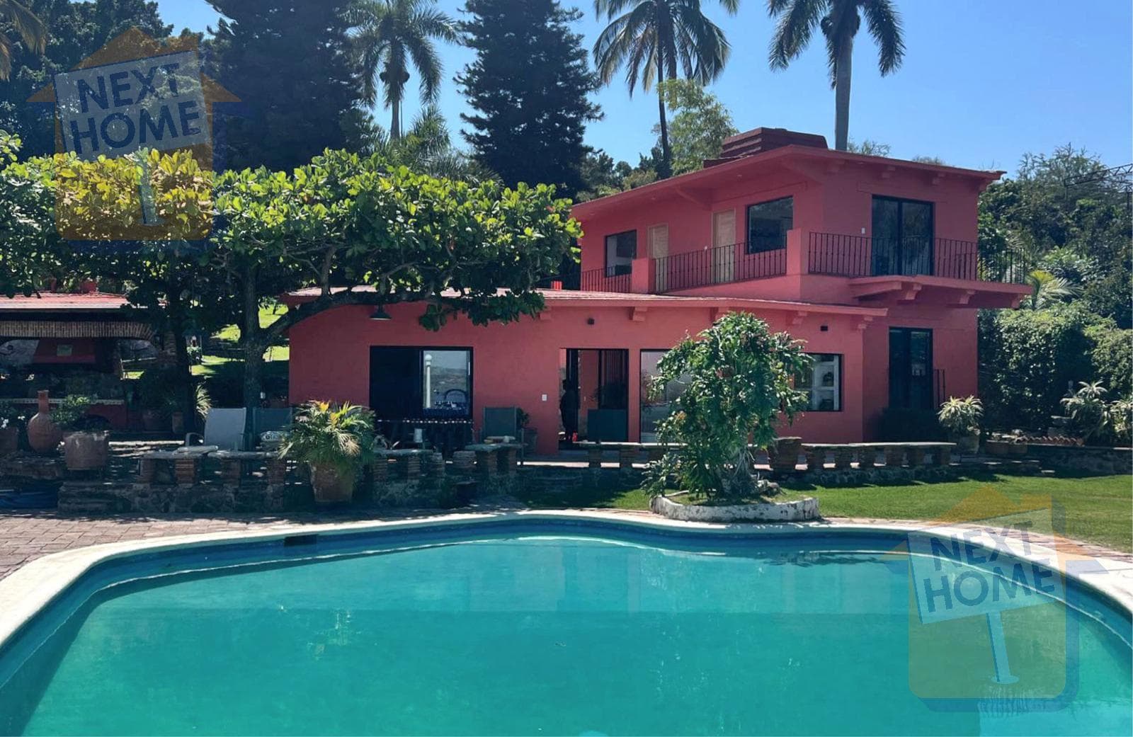 HOUSE FOR SALE ON LAKE TEQUESQUITENGO
