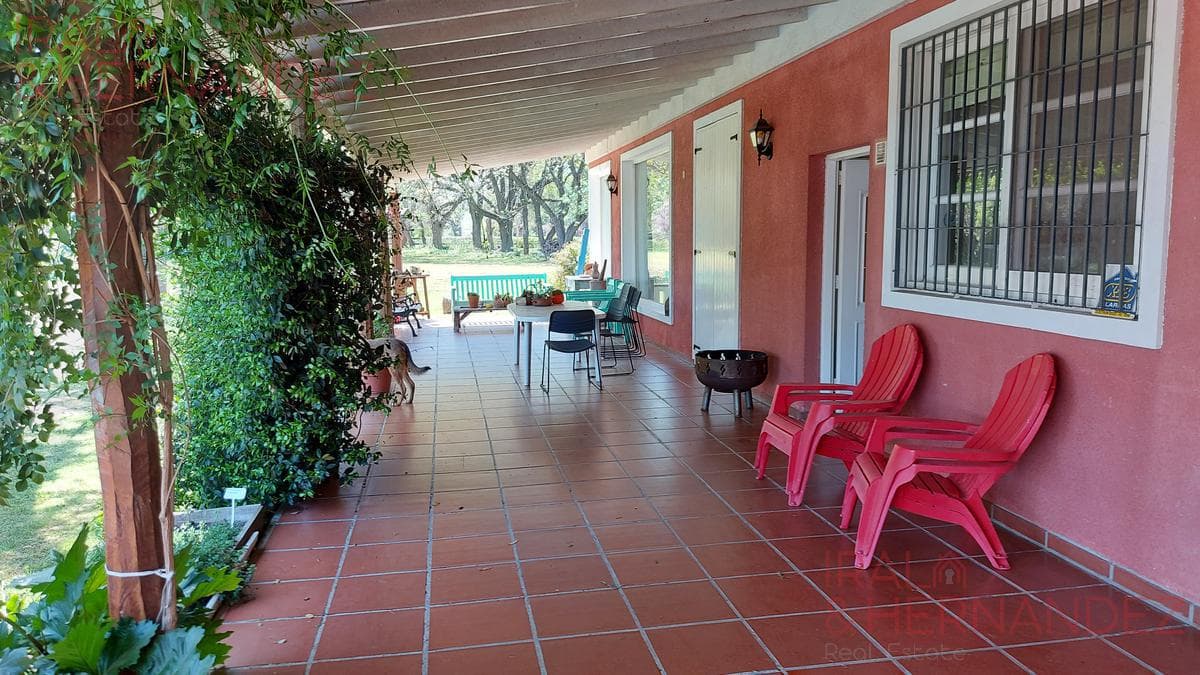 Farmhouse-Style House with Pool for Sale at the Haras el Malacate Country Club