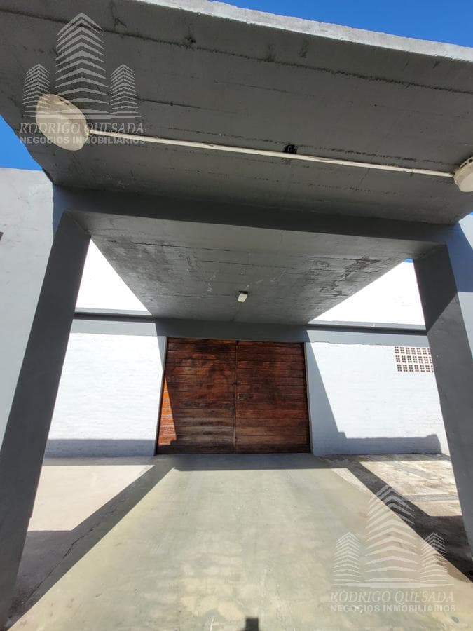 Garage in a great location—San Bernardo!!