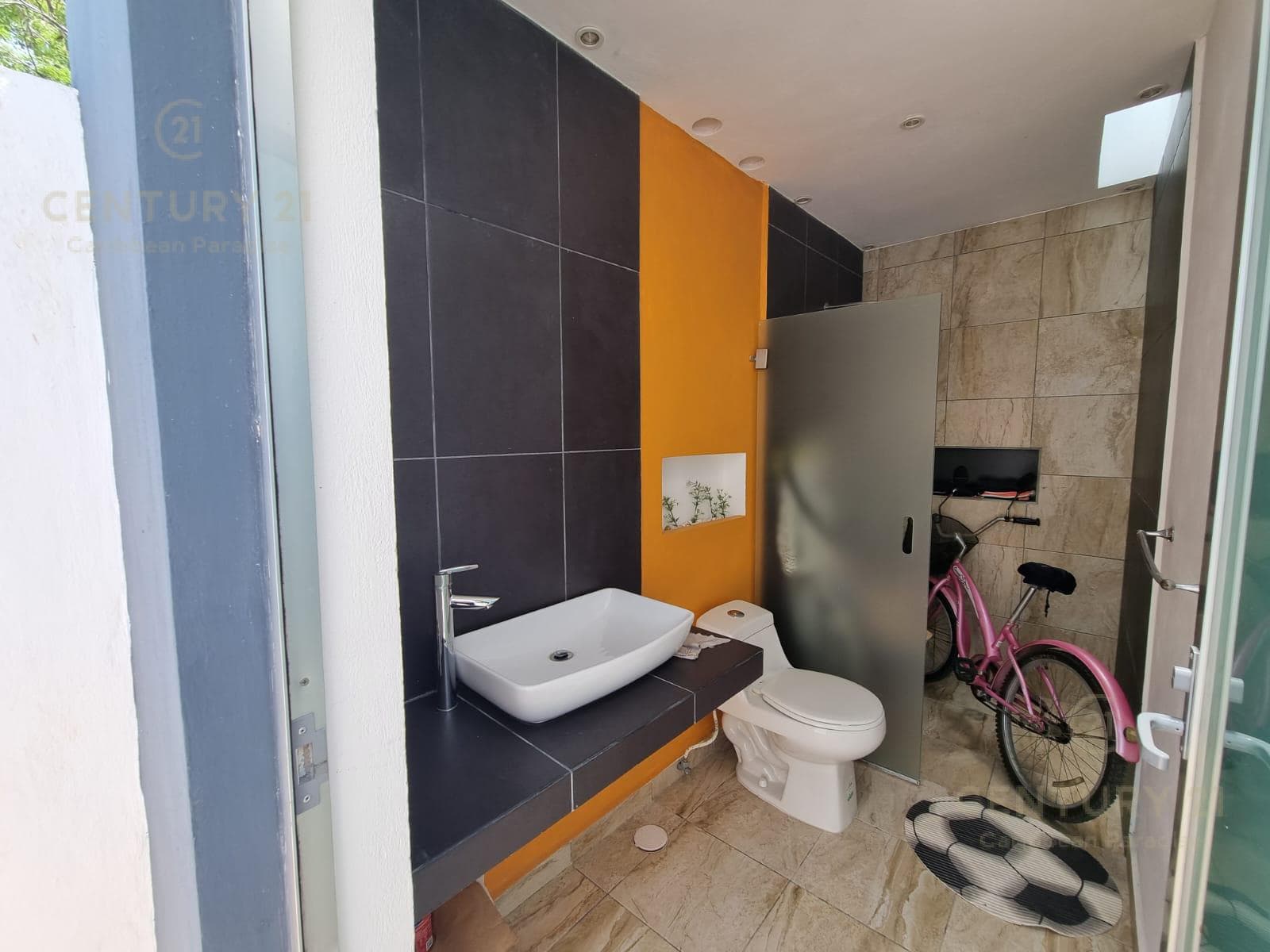 Casa 3 Recamaras en Venta | Nuevo Playa del Sol | Con Alberca Privada | P3918