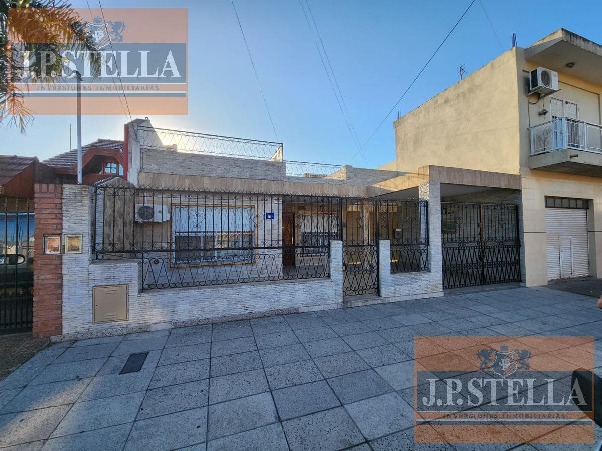 Casa 3 Amb. 159 m² c/ garage y pileta - B. Atalaya