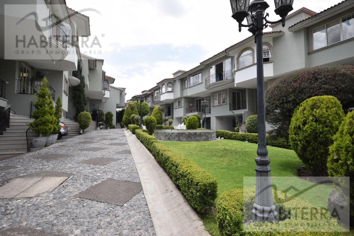 Venta agradable y funcional casa en Valle de las Palmas
