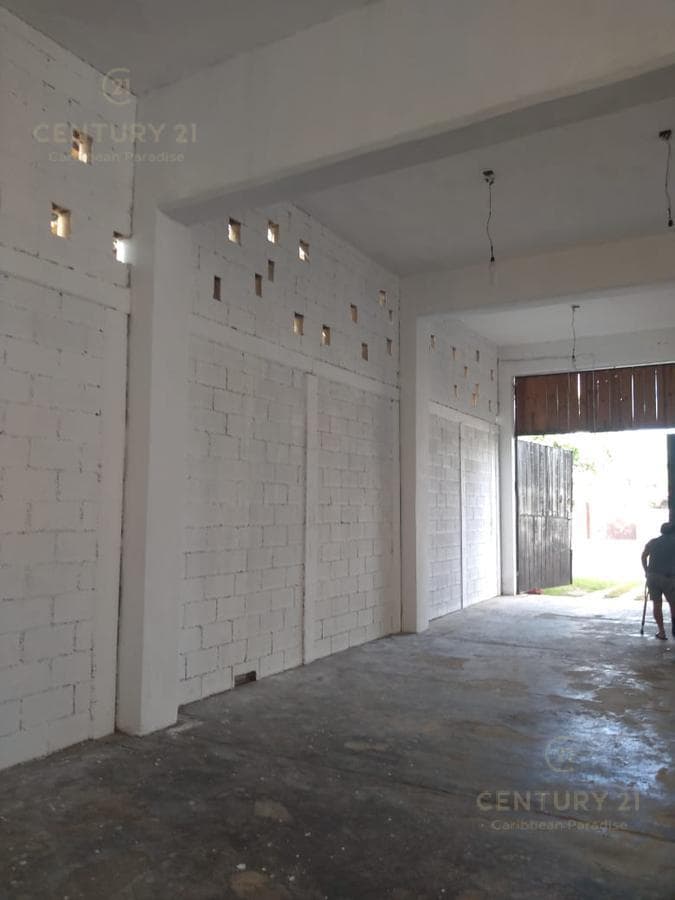 Bodega Comercial en Venta Sobre Avenida en Playa del Carmen | Con uso Mixto | P3303