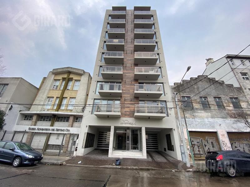 3-room apartment for sale with a garage, special promotional price. Plaza Mitre area.
