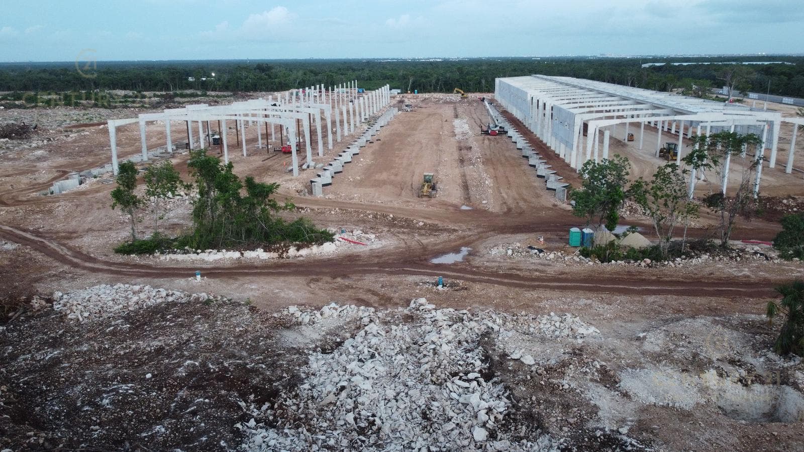 Bodegas en Venta en próxima Central de Abastos en Playa del Carmen P3395