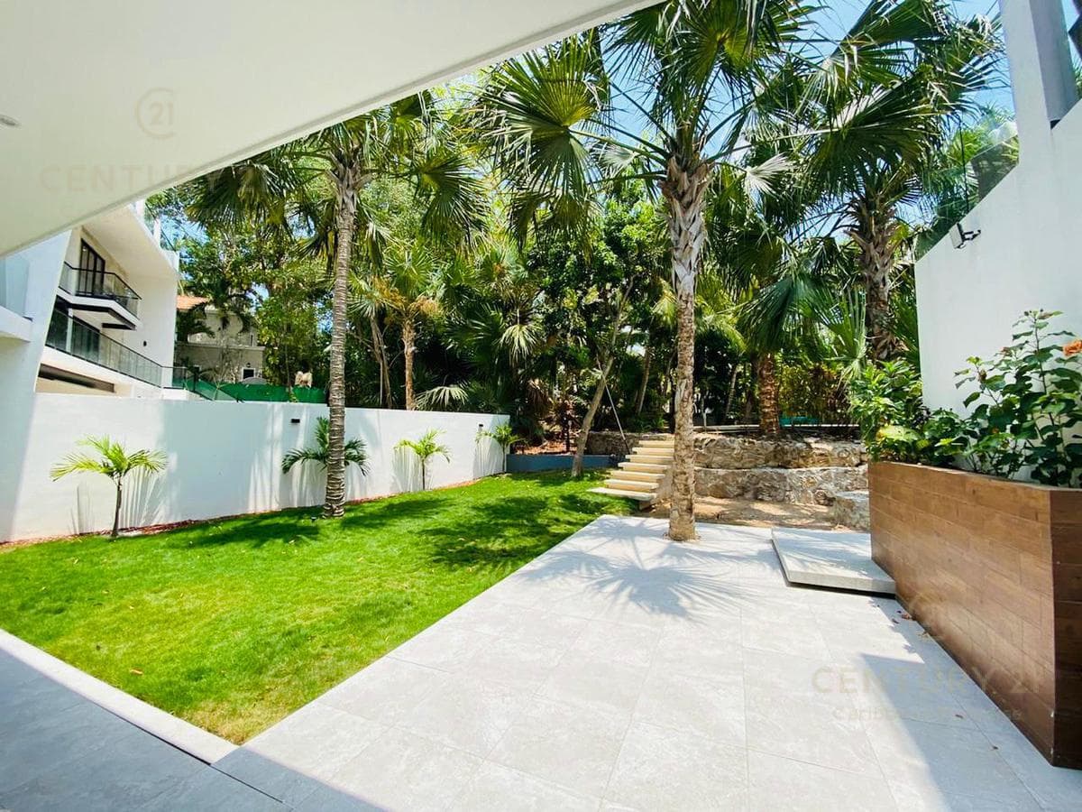 Estupenda casa en venta en Playacar, Playa del Carmen P3259