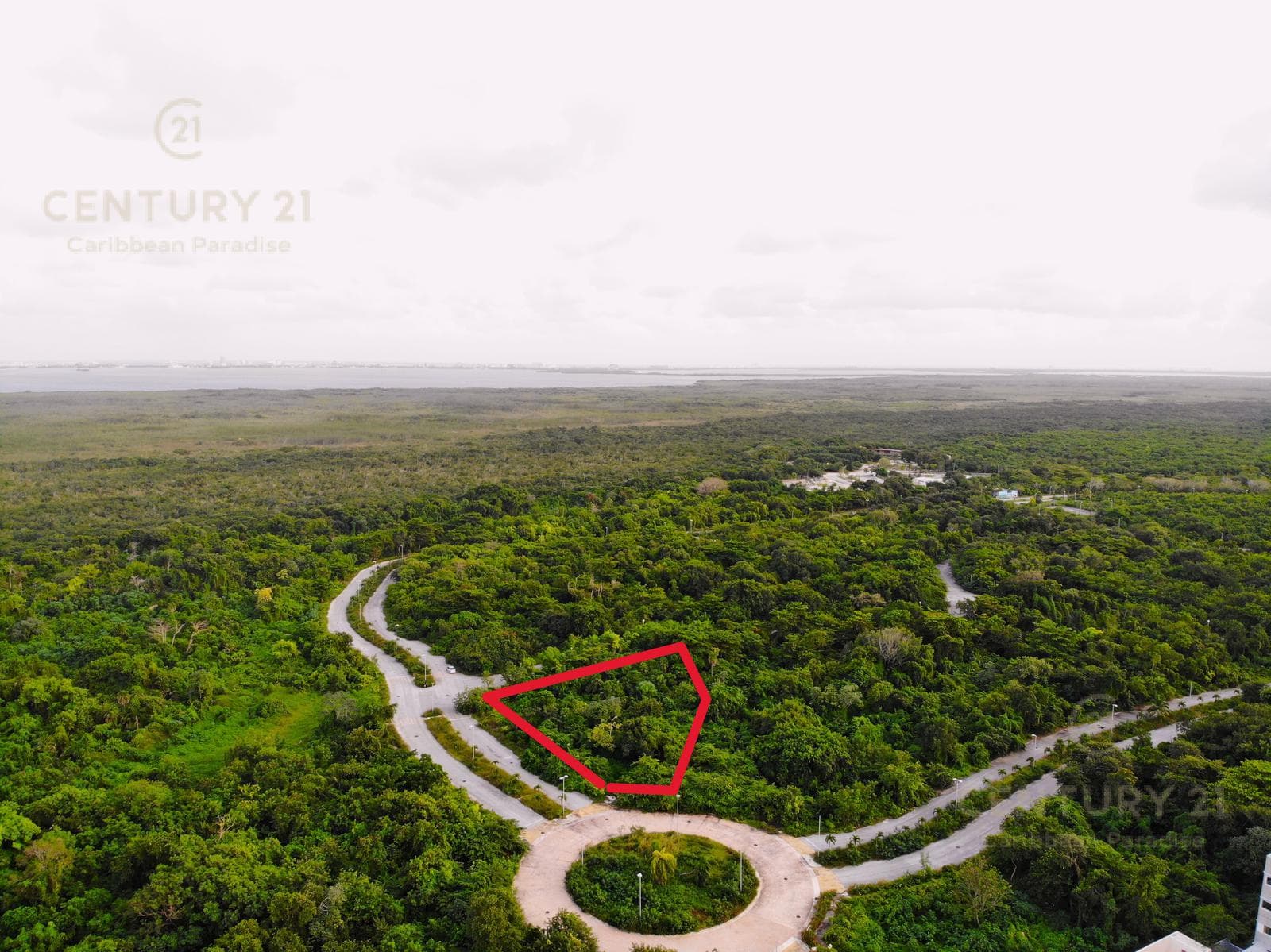 Multifamily Lot for Sale in Cancún | 13-Story Project Included | C3203