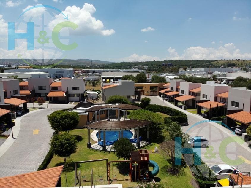 HOUSE FOR SALE IN VILLAS LA TOSCANA WITHIN THE BALVANERA POLO COUNTRY CLUB, CORREGIDORA, QUERÉTARO
