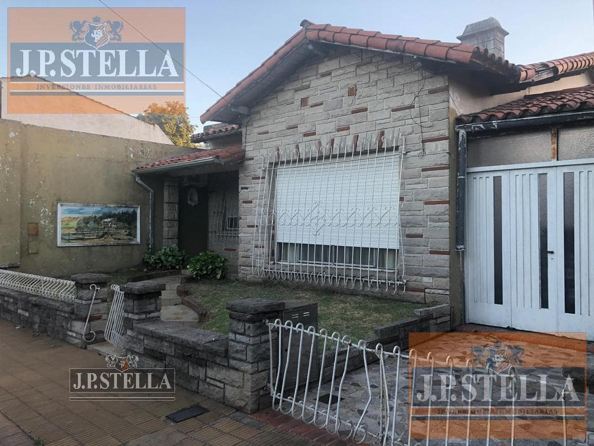 Chalet 3 Amb con Cochera y Dpto 2 Amb (A demoler o Refaccionar) - San Justo