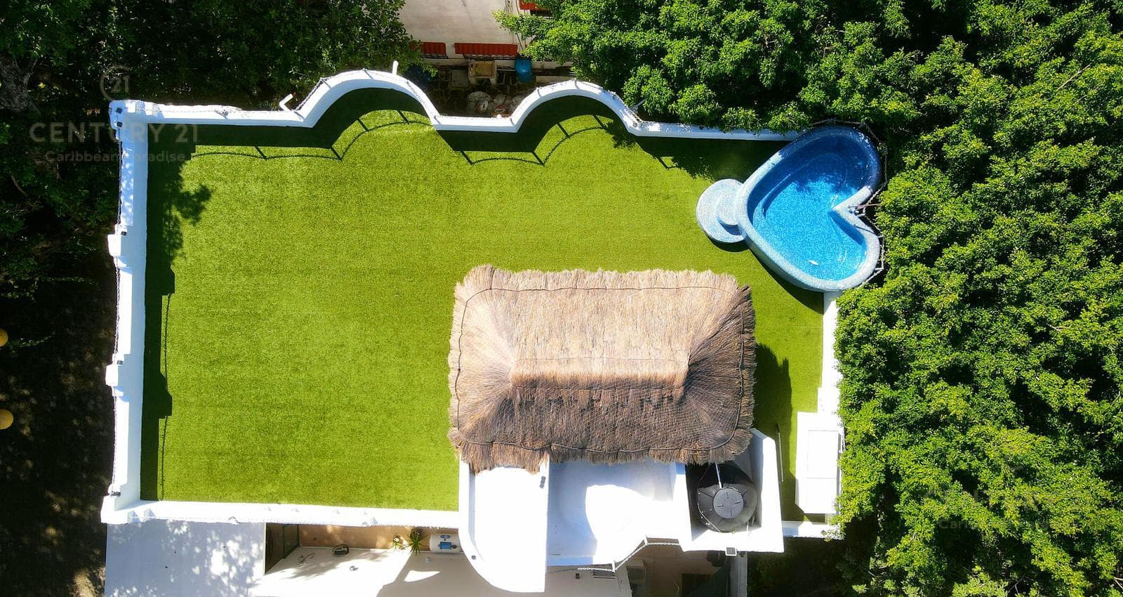 Beautiful 3-Bedroom House with 2 Studios in Playacar Phase I