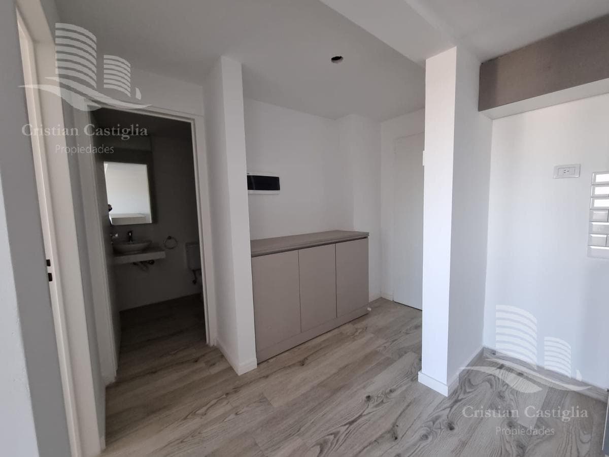 For Sale - 2-Room Apartment Suitable for Professionals, with Balcony and Grill - Tigre, Northern Area