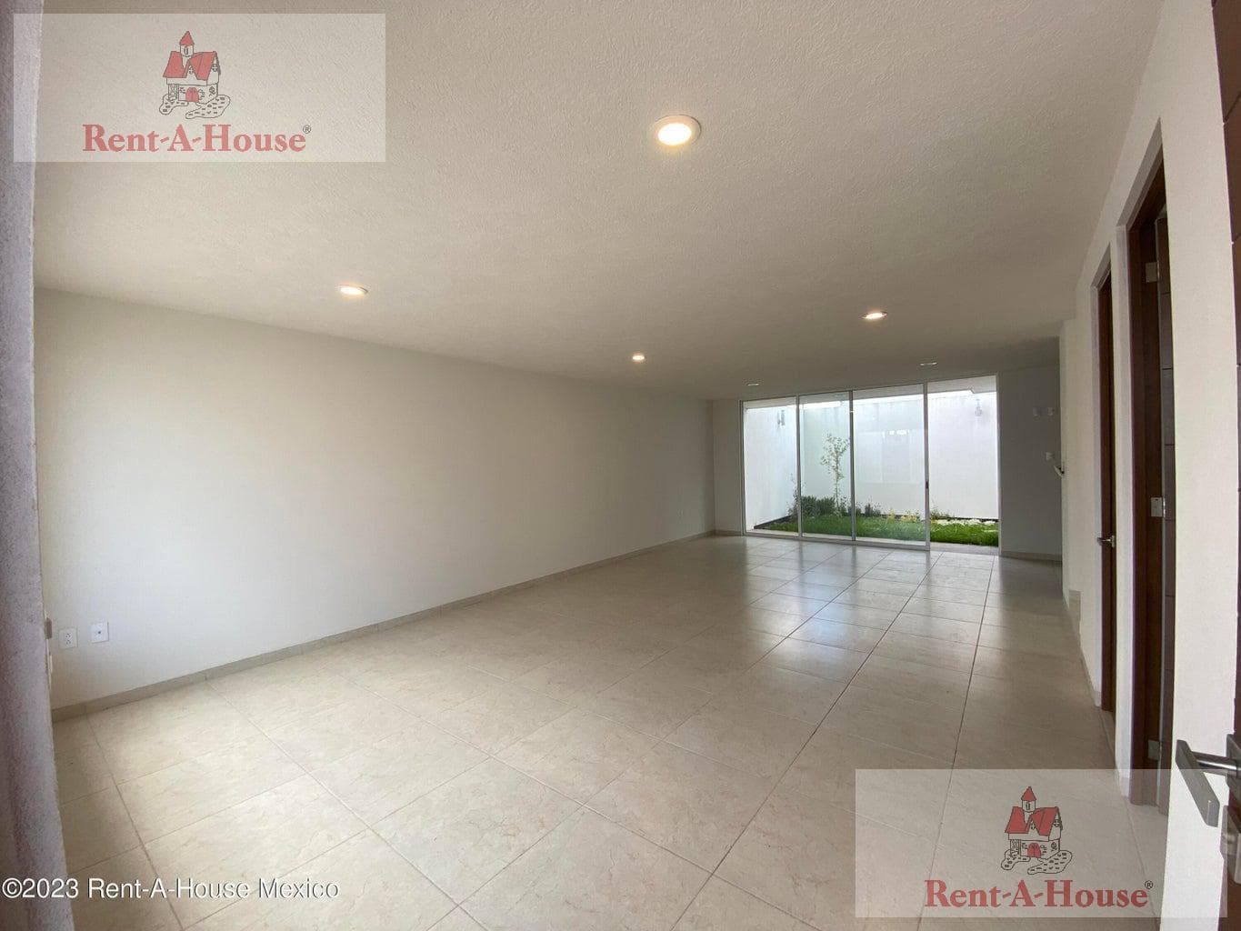 House for Sale in San Salvador Tizatlalli, Metepec, GIS 27-923