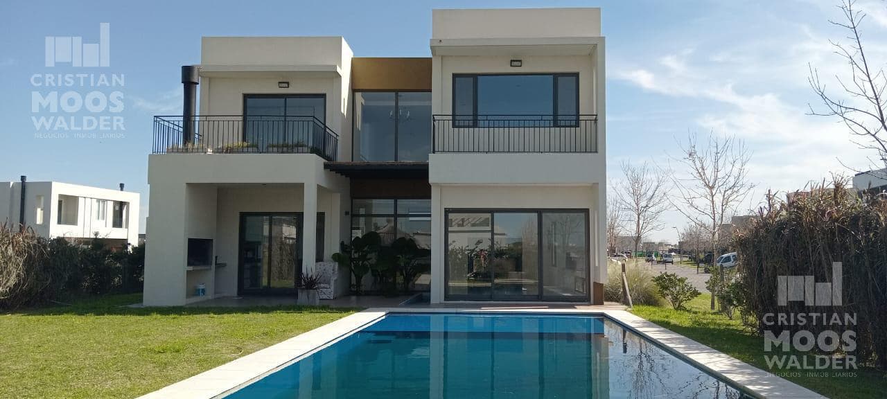 Excellent House in Puertos del Lago