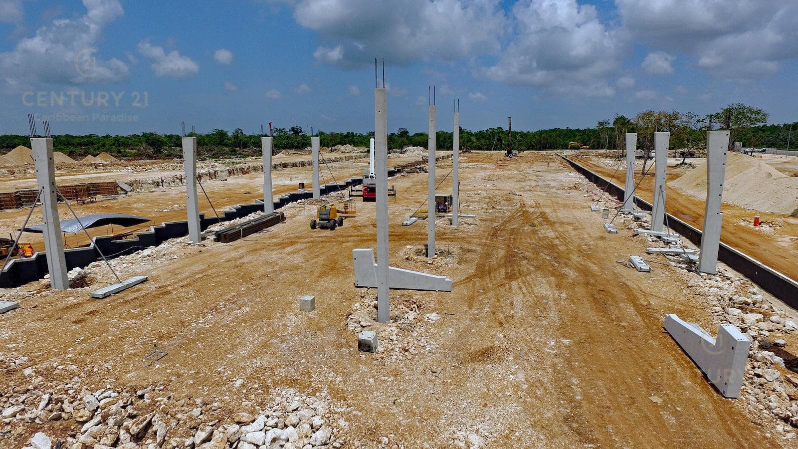 Bodegas en Venta en próxima Central de Abastos en Playa del Carmen P3395