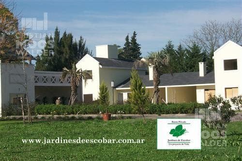 3-room triplex for sale in Jardines de Escobar
