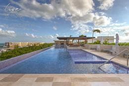 En Venta Departamento en Cancún con acceso a la playa C3085