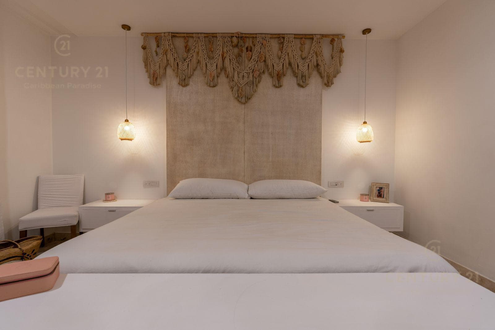 Apartment for Sale in the ANAH Condominium, Playa del Carmen C3820