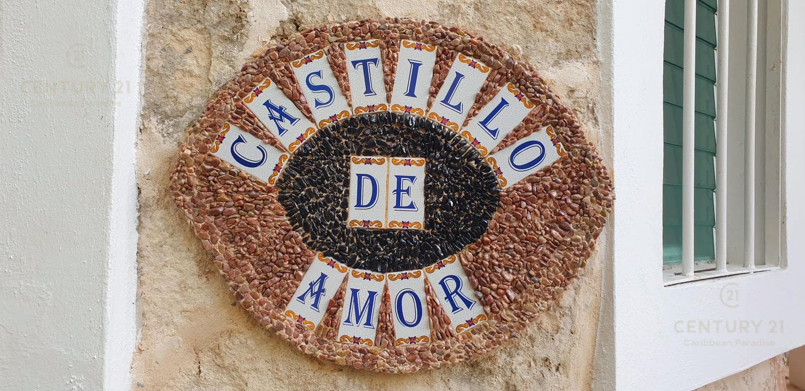 Beautiful 3-Bedroom House with 2 Studios in Playacar Phase I