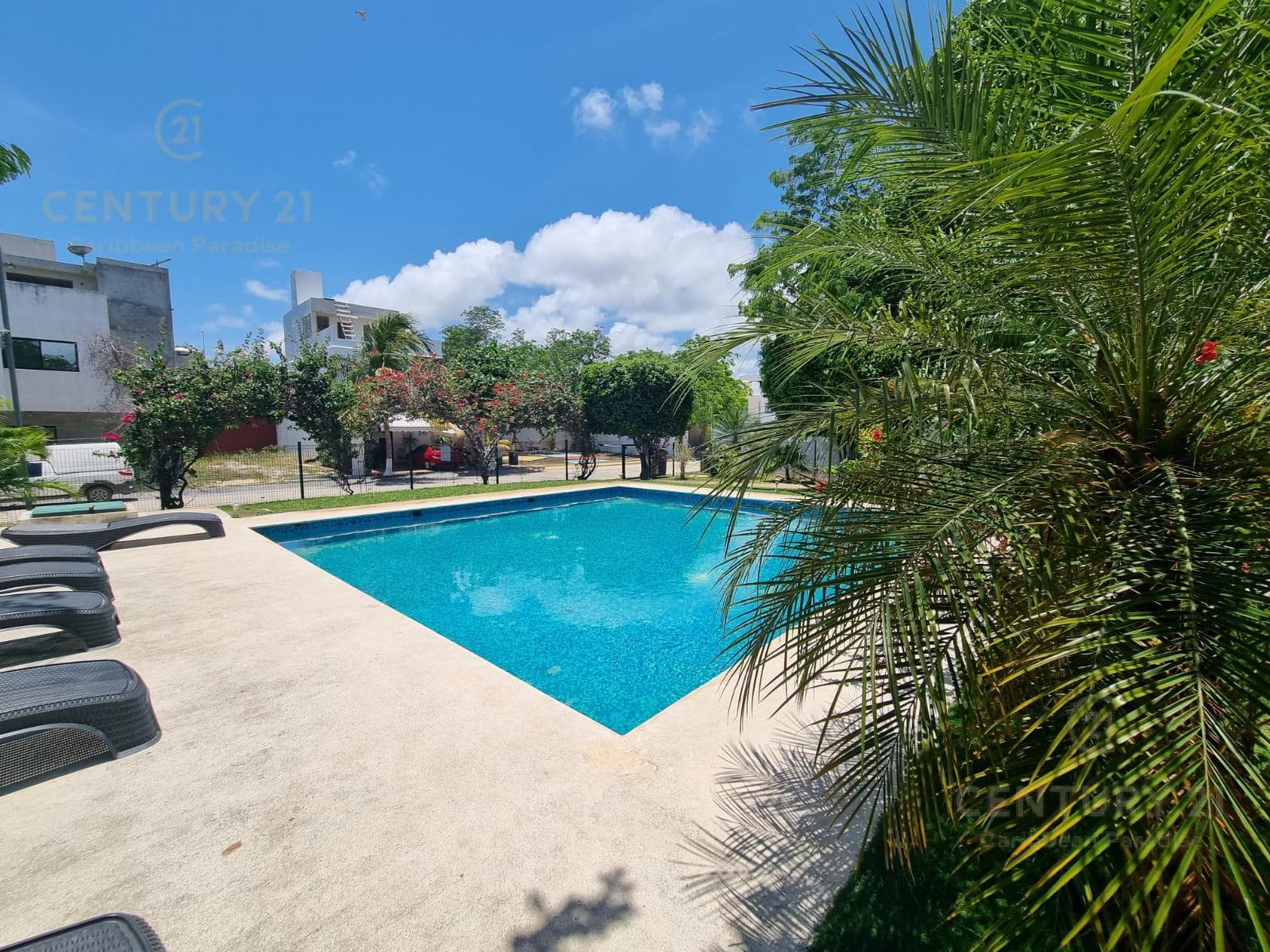 Casa 3 Recamaras en Venta | Nuevo Playa del Sol | Con Alberca Privada | P3918