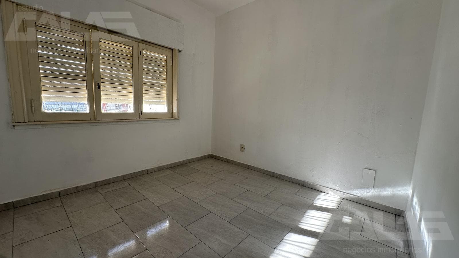 American-style, 2 bedrooms, 3 rooms, Ituzaingo.
