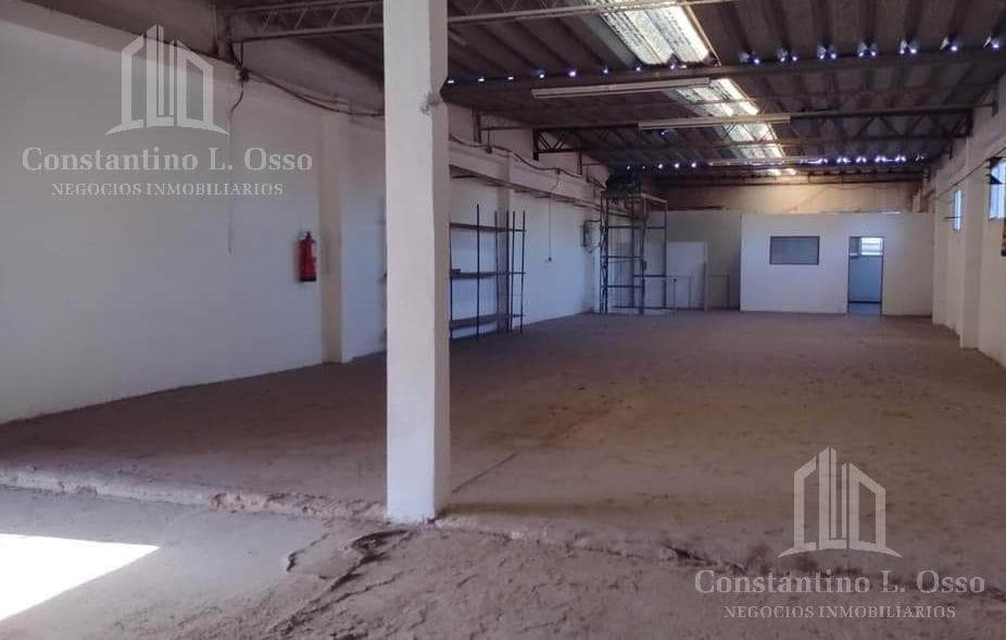 Excellent warehouse for sale, currently generating rental income