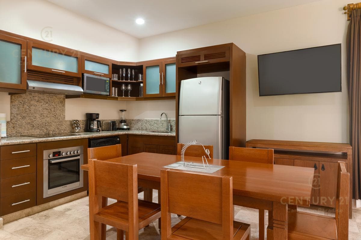 Luxury 3-Bedroom Condo for Sale on 5th Avenue, Playa del Carmen P3892