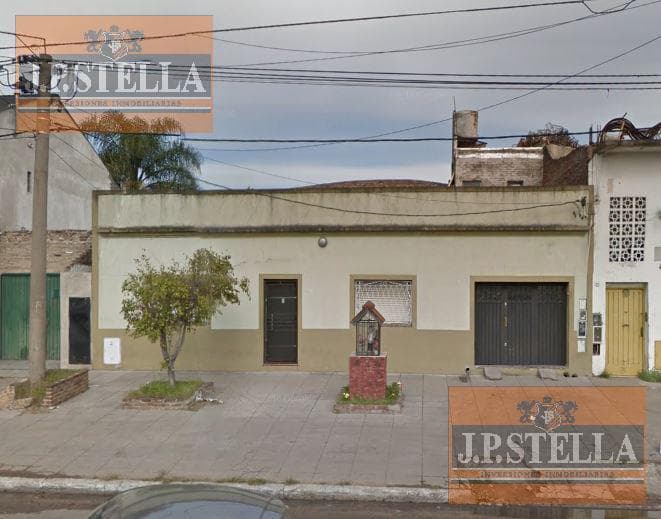 Casa 4 Amb c/ 2 Galpones 607 m² Cub. - Villa Luzuriaga