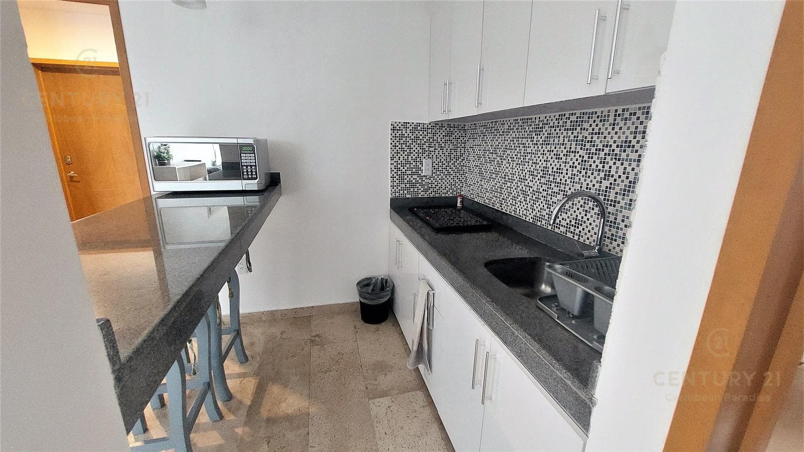 Studio for sale on CTM Avenue, one block from 5th Avenue in Playa del Carmen P4014