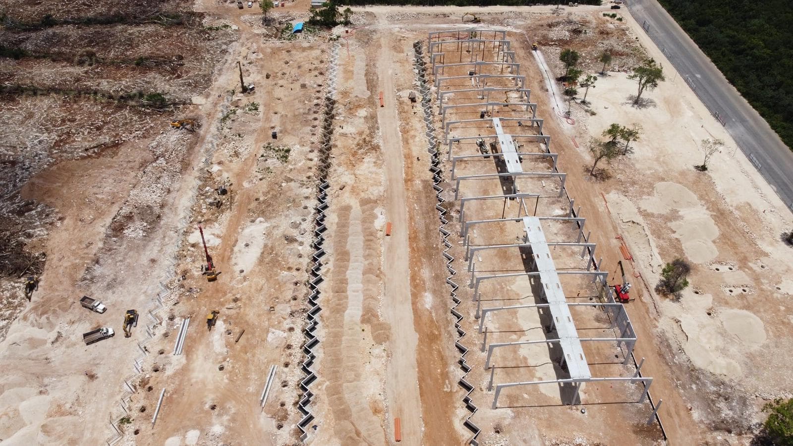 Bodegas en Venta en próxima Central de Abastos en Playa del Carmen P3395