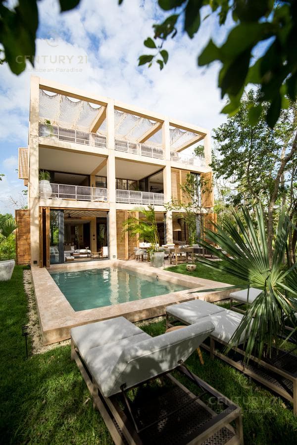 Increible casa en zona residencial prvilegiada de Playa del Carmen P3452