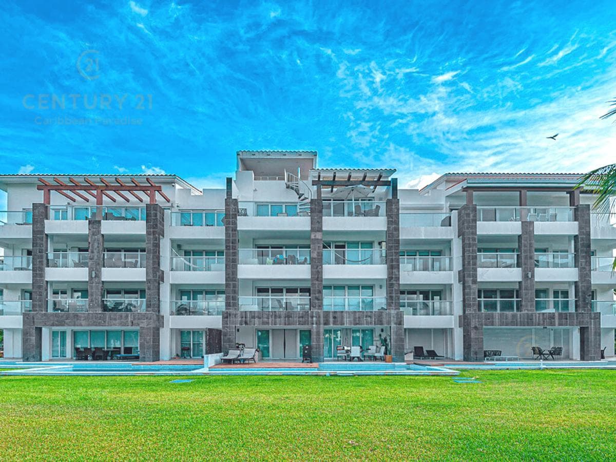 Increíble Departamento en Venta de 3 rec en lujoso Condominio cerca del Mar P3984