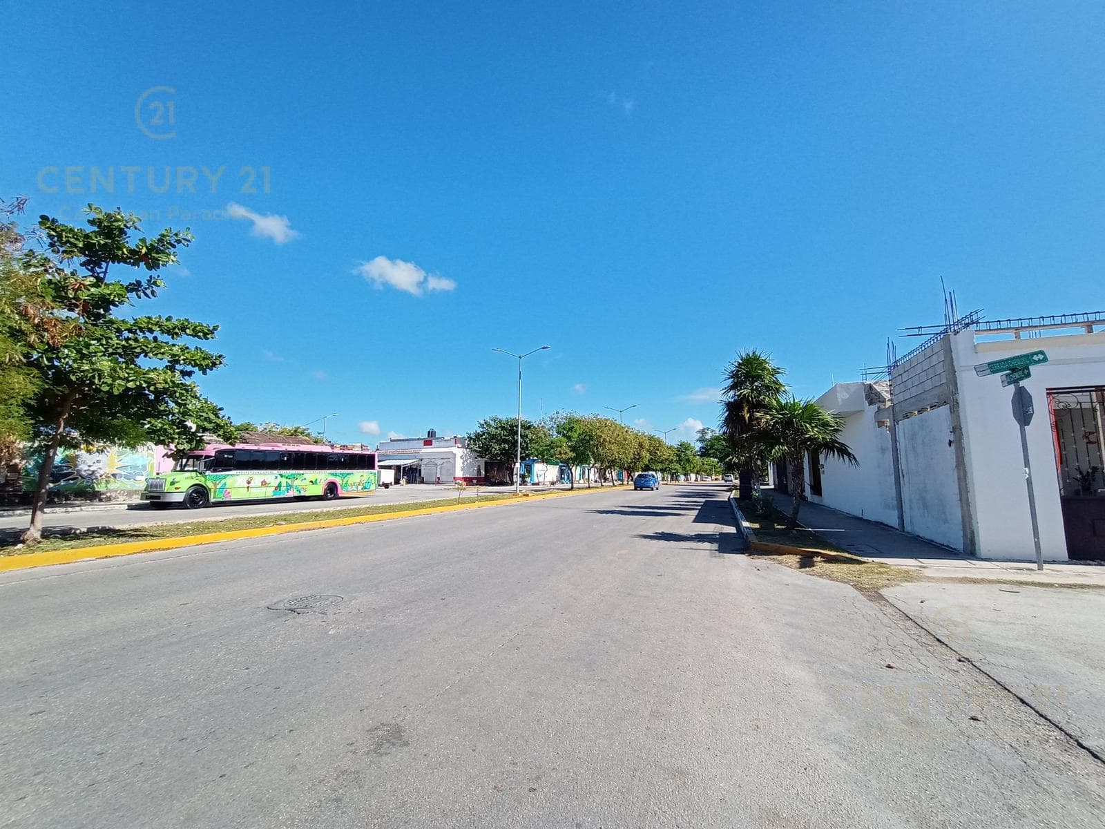 Spacious 6-Bedroom Tuscan-Style House on Chemuyil Avenue, Playa del Carmen P4117