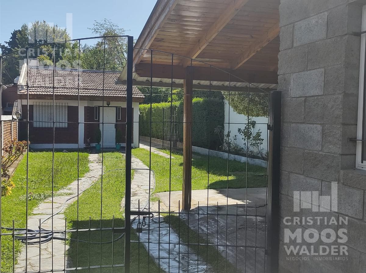 Two Houses Quincho in Downtown Ingeniero Maschwitz