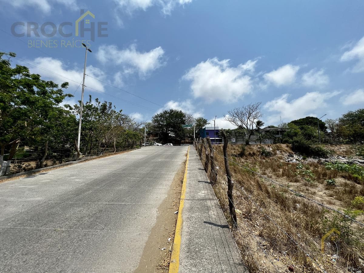 Land for sale in Pocitos and Rivera, Veracruz, between Soriana and Coppel, near the sports complex.