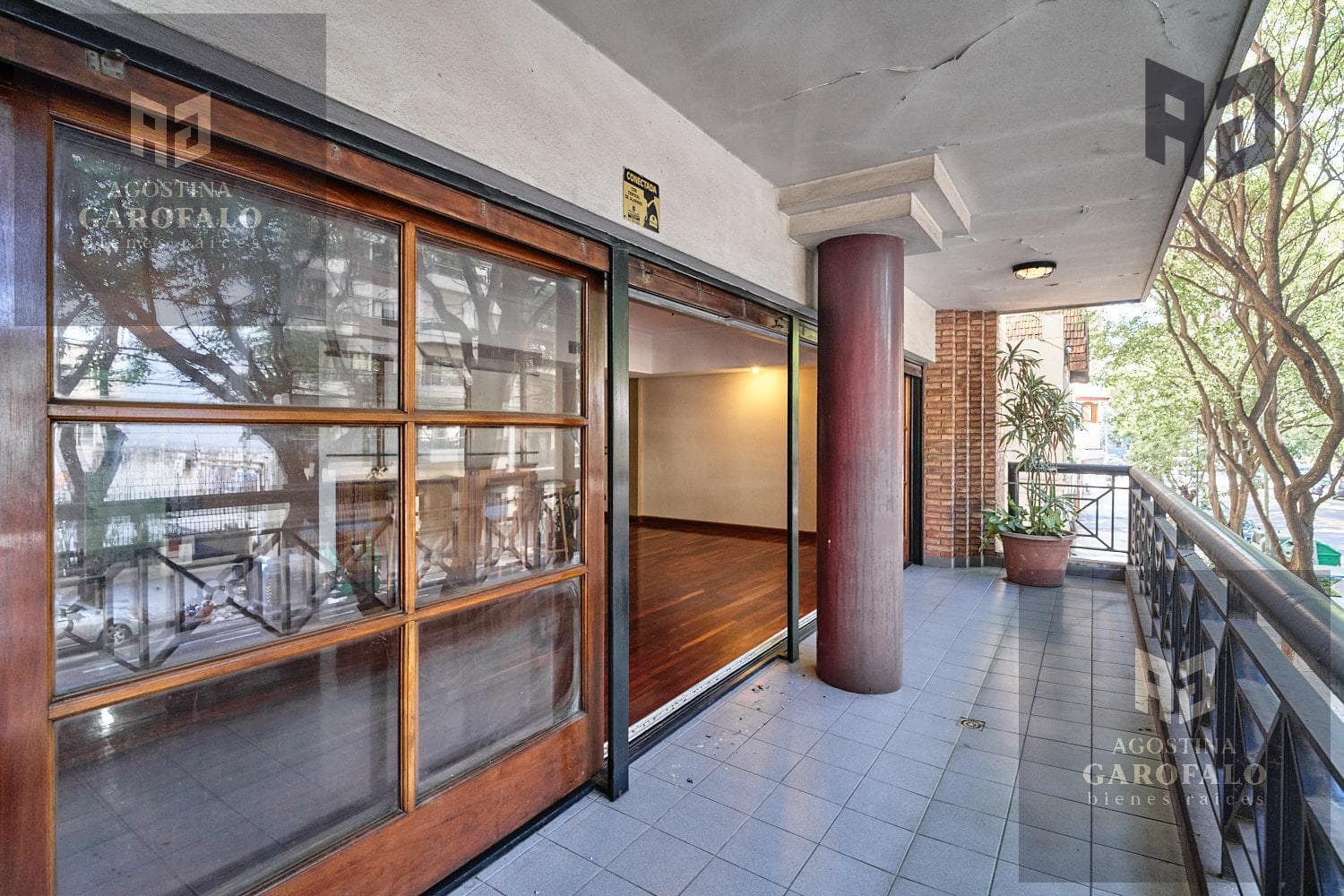 Spectacular apartment for sale: 5 rooms, 2 parking spaces, storage room, two balconies, and a patio in Caballito