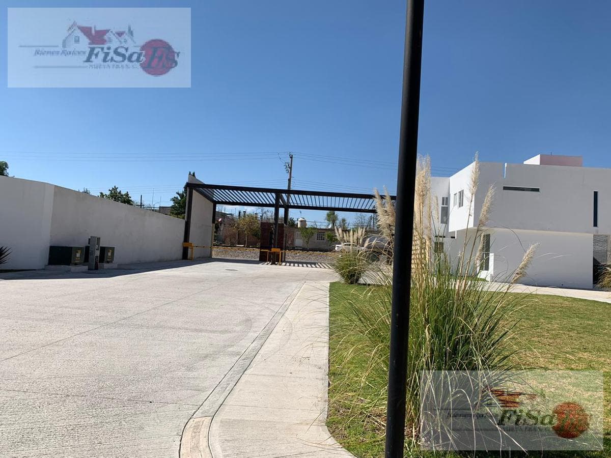 House - Condominium Chabacanos