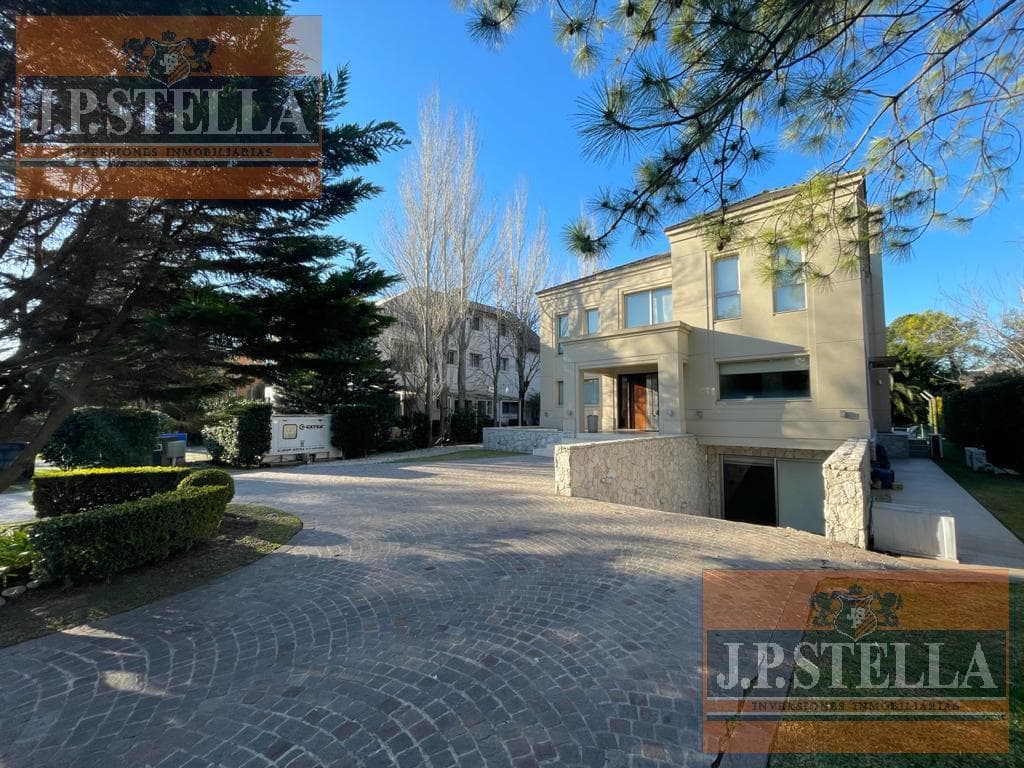 Excelente Casa 6 Ambientes c/Piscina Climatizada - 460 m² - PREMIUN - Saint Thomas