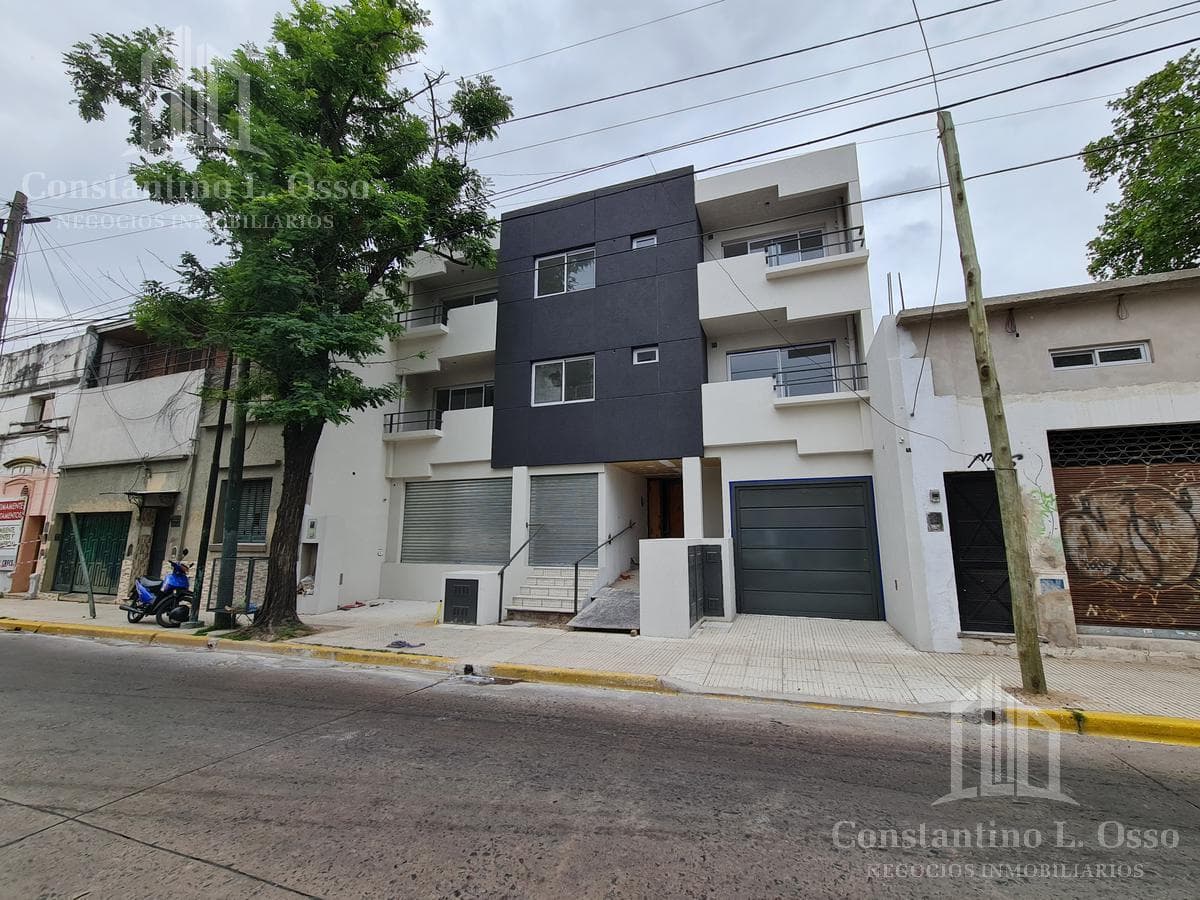 2-room apartment with a spacious patio - ground floor - Temperley