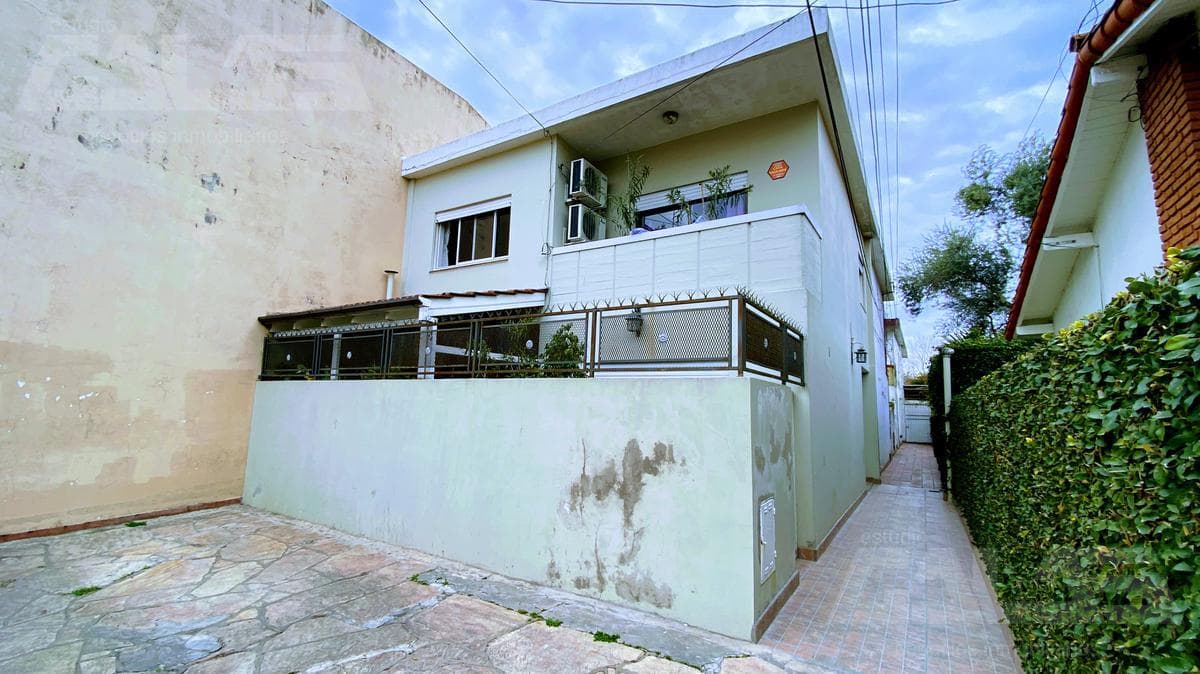 Solid 4-room home on two floors with a garage! ONE OF THE BEST OPTIONS IN THE AREA!!!