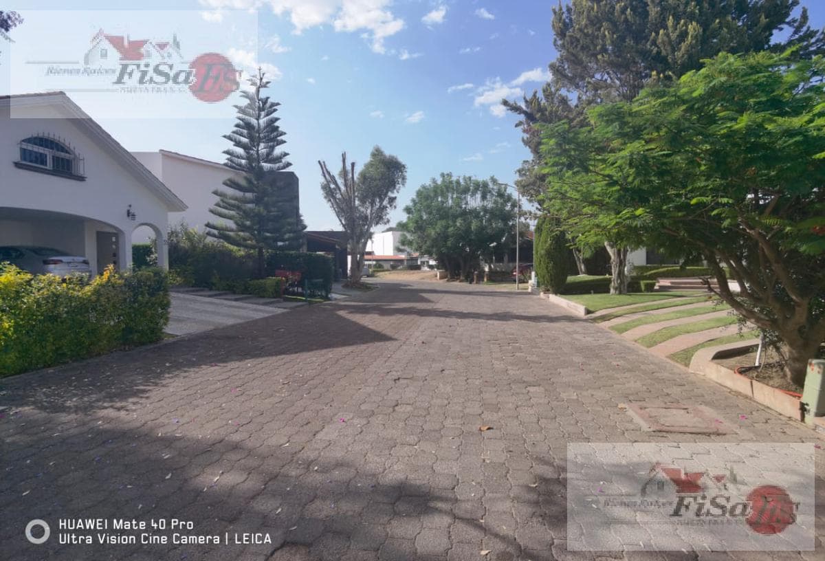 BEAUTIFUL HOUSE FOR SALE AND/OR RENT