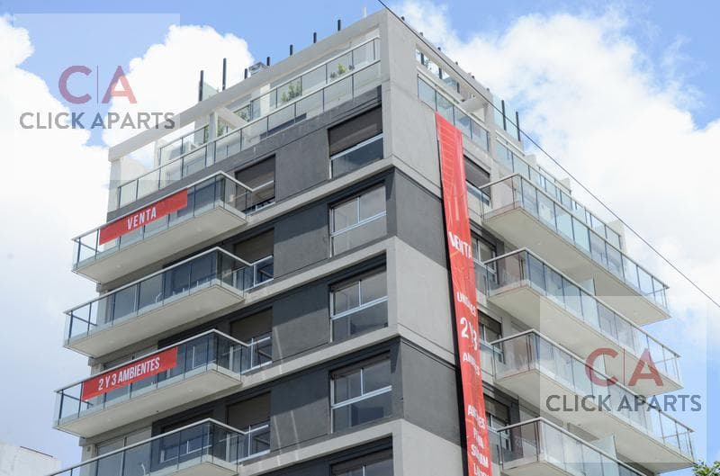 For Sale - 2-Room Apartment with Balcony - Very Bright - Living/Dining Room, Pool, Grill - Flores