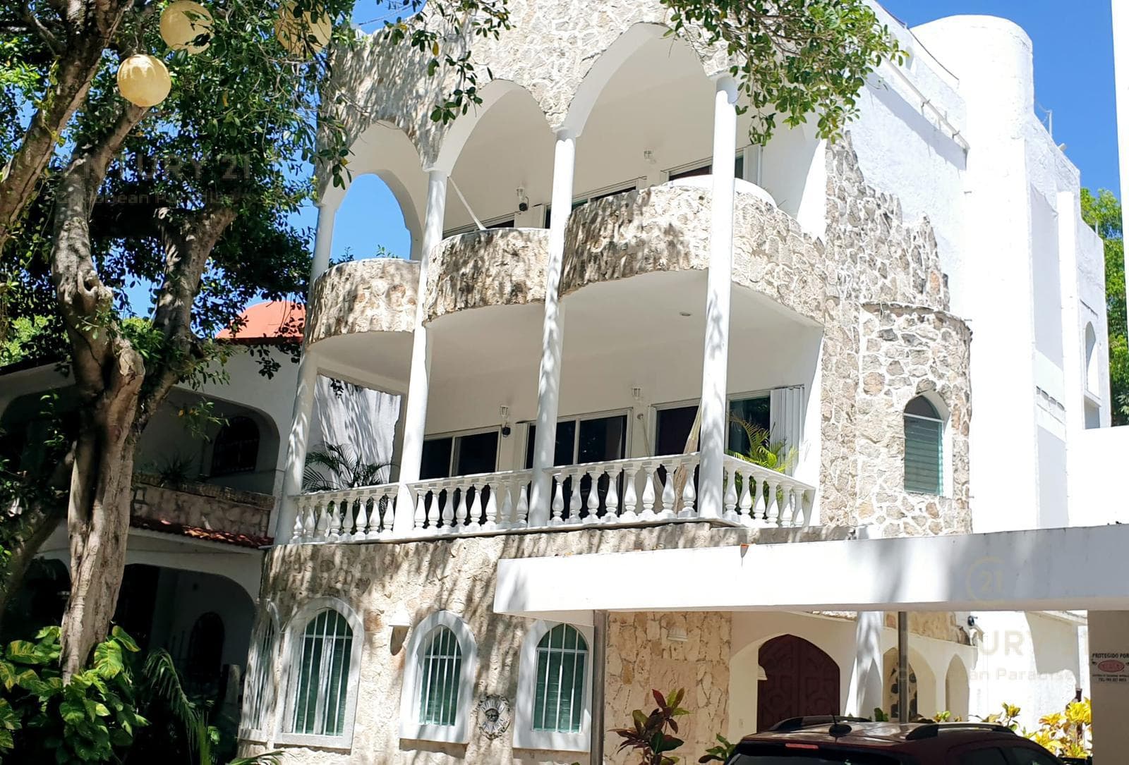 Beautiful 3-Bedroom House with 2 Studios in Playacar Phase I