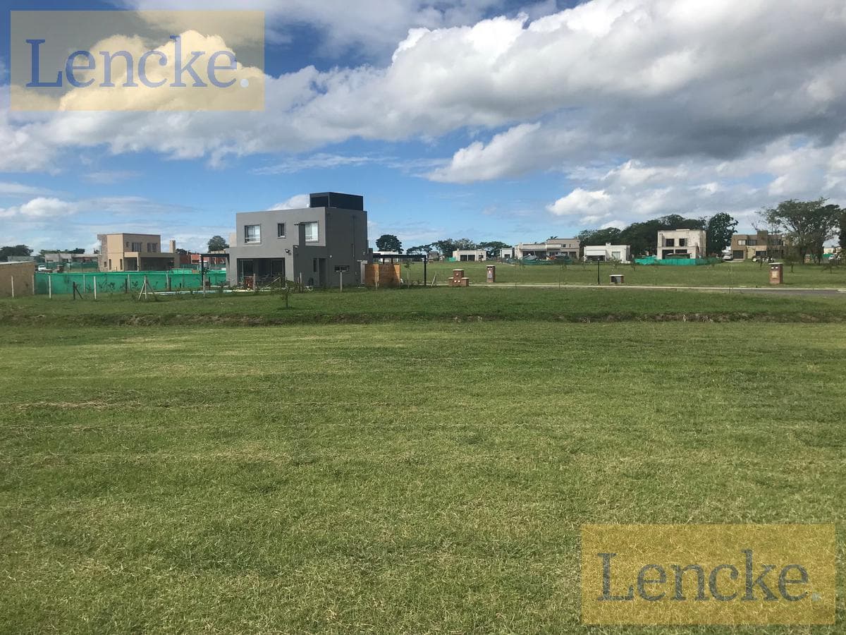 Lencke Vende - Excellent, landscaped lot in Pilar del Este - Santa Lucía Neighborhood