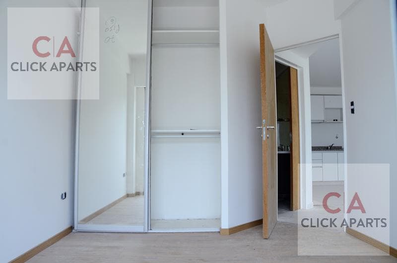 For Sale - 2-Room Apartment with Balcony - Very Bright - Living/Dining Room, Pool, Grill - Flores