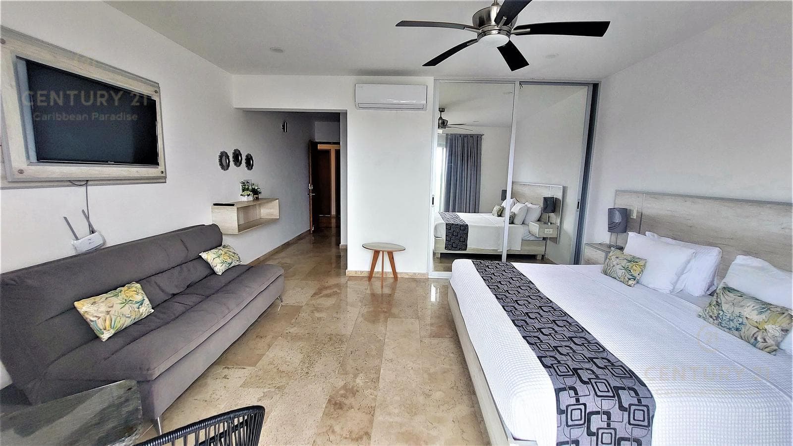 Studio for sale on CTM Avenue, one block from 5th Avenue in Playa del Carmen P4014