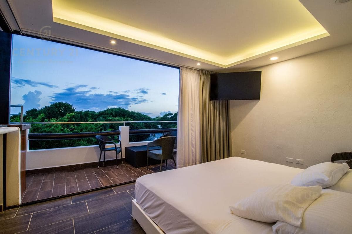 3-BEDROOM PENTHOUSE FOR SALE IN DOWNTOWN, AV 10, P2843