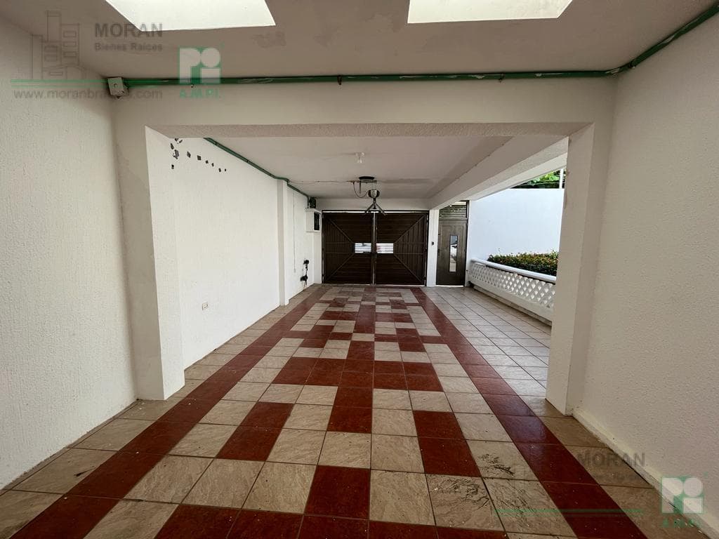Renta de casa residencial en Playa Sol